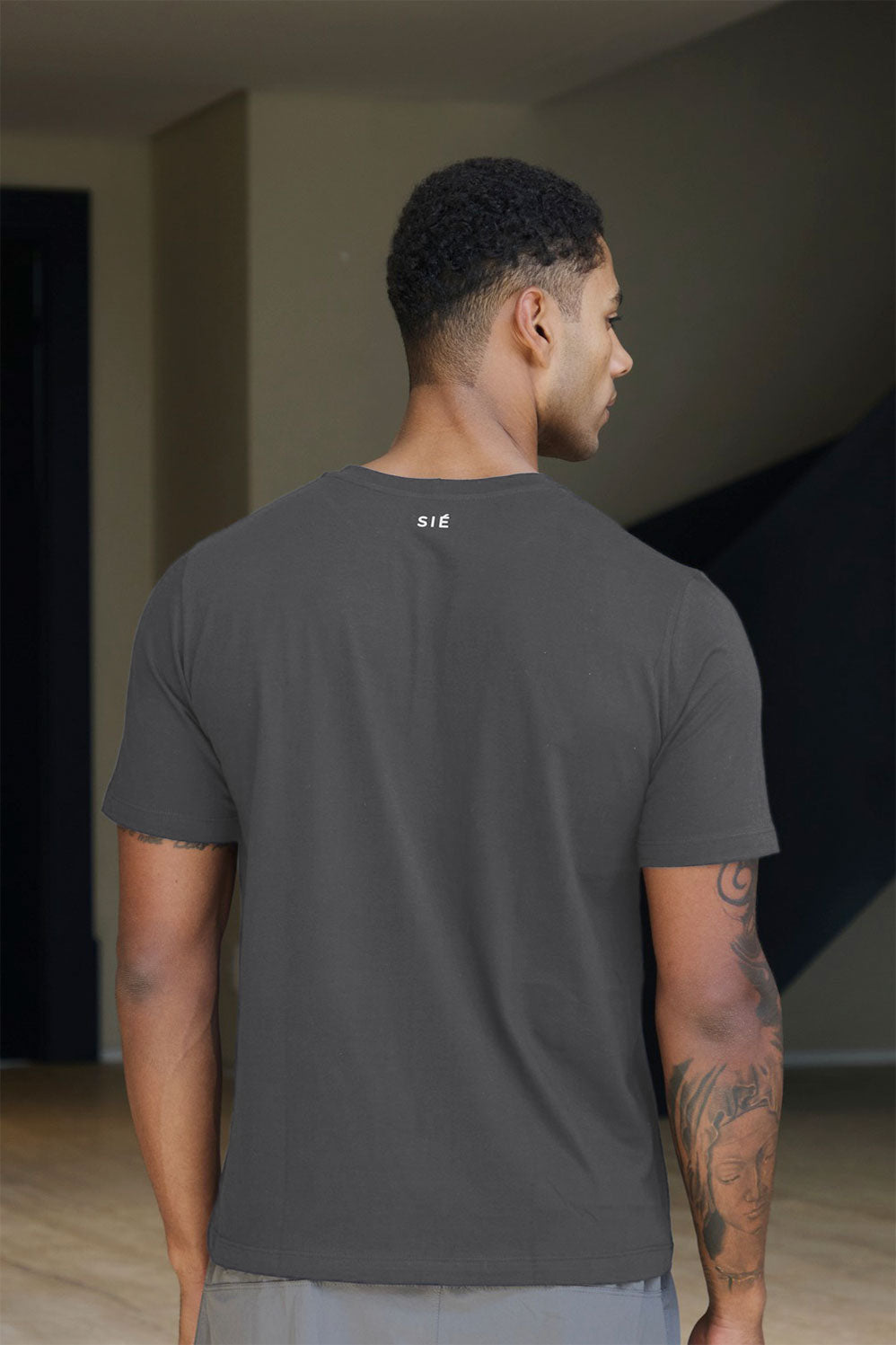 Camiseta Pierre Algodão Chumbo